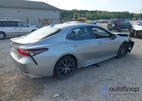 2021 Toyota Camry Se Hybrid z USA, uszkodzony, nr VIN 4T1G31AK4MU567558